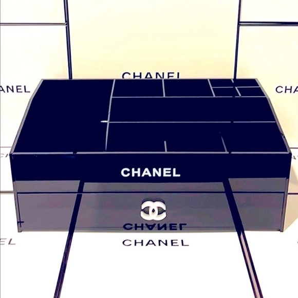 CHANEL Other - 🎉HOST PICK🎉Chanel Cosmetic Organizer
